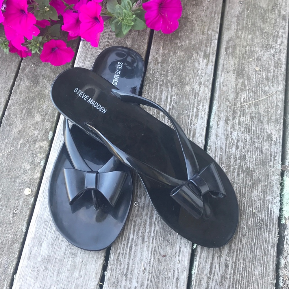 Steve Madden black bow sandal